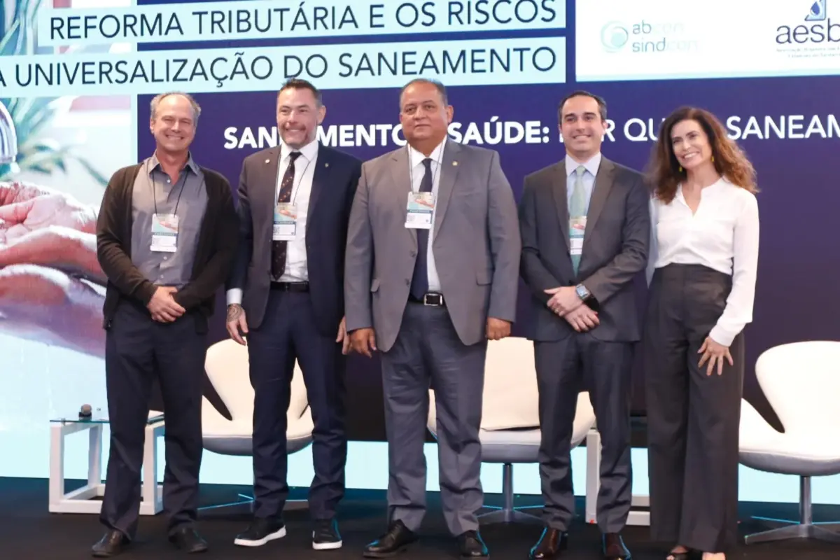 Senador Eduardo Gomes participa de debate sobre reforma tributária e os riscos para a universalização do saneamento em Brasília